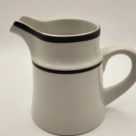 Vintage Noritake Stoneware Creamer and Sugar. - Picture 8 of 8